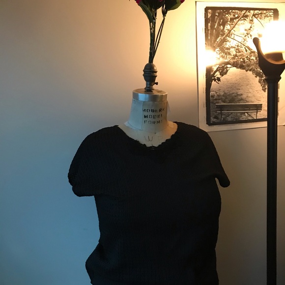 Black Chevrolet Top - Picture 2 of 6